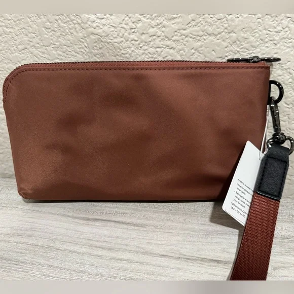 Lululemon- Curved Wristlet- Ancient Copper- OS - Picture 3 of 5